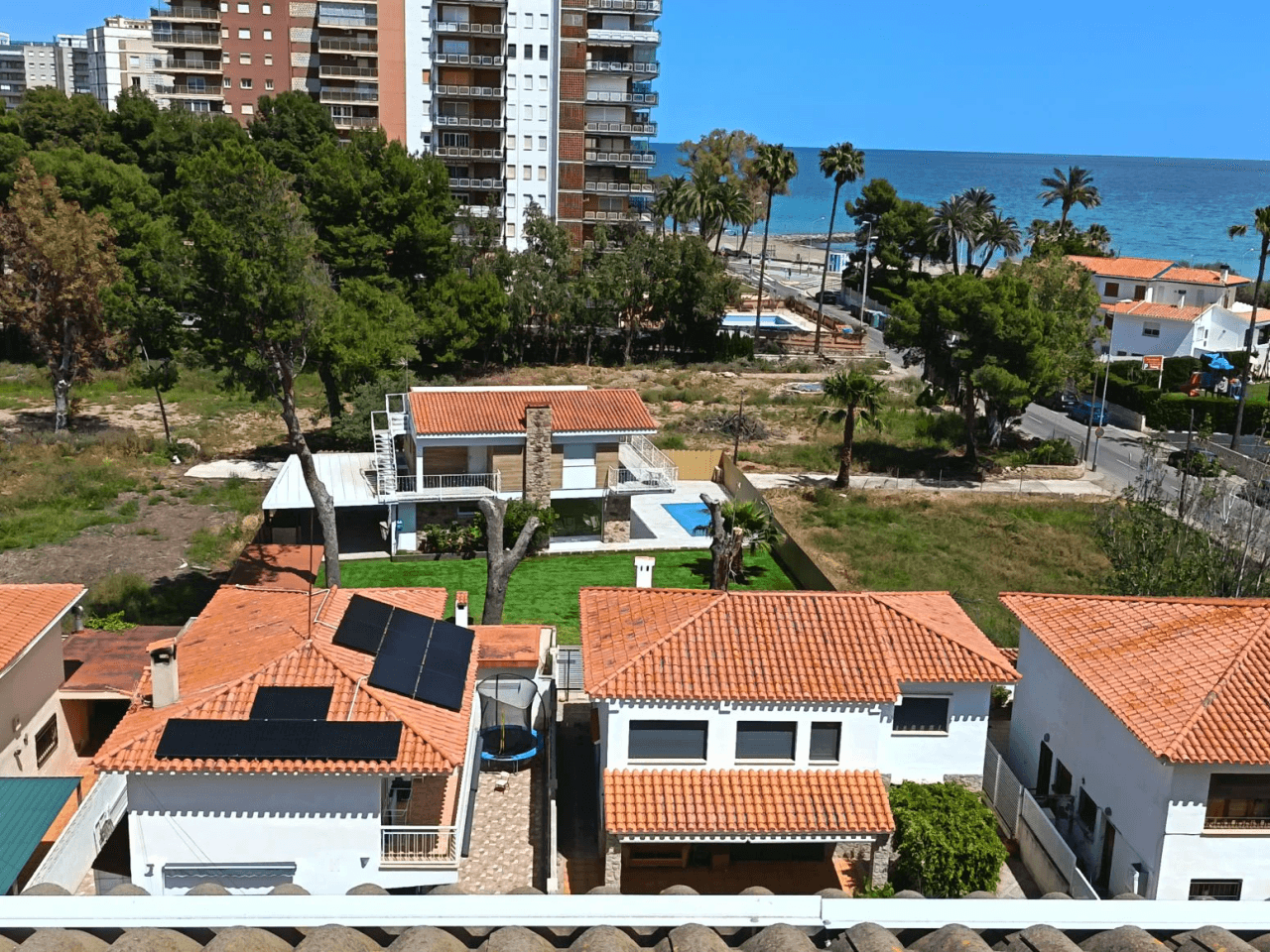 Excelente vivienda independiente a la venta en Zona Helipoli