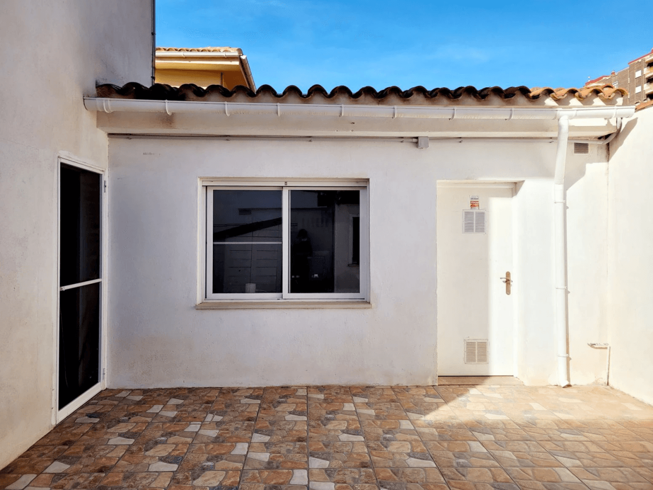 Excelente vivienda independiente a la venta en Zona Helipoli