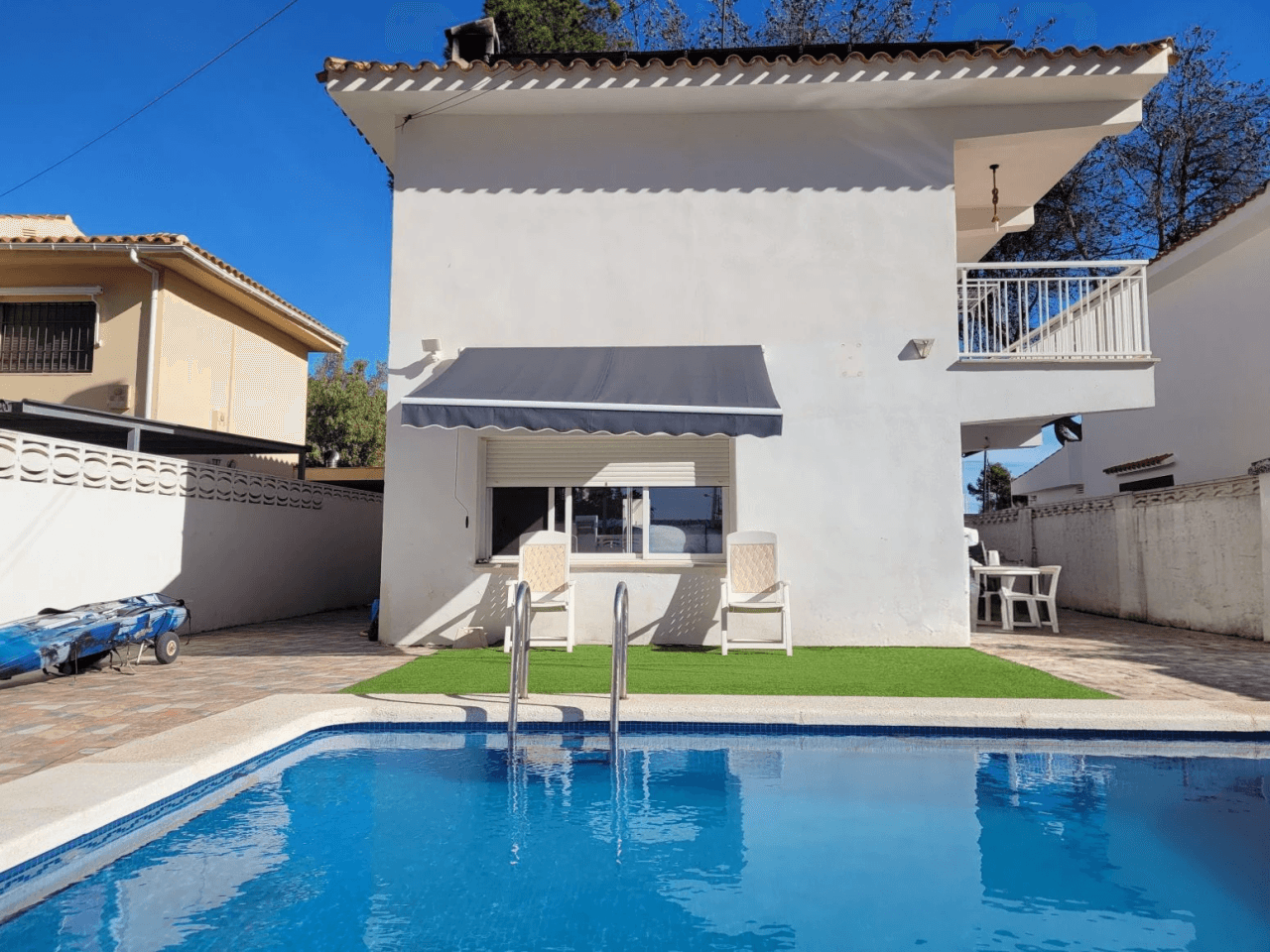 Excelente vivienda independiente a la venta en Zona Helipoli
