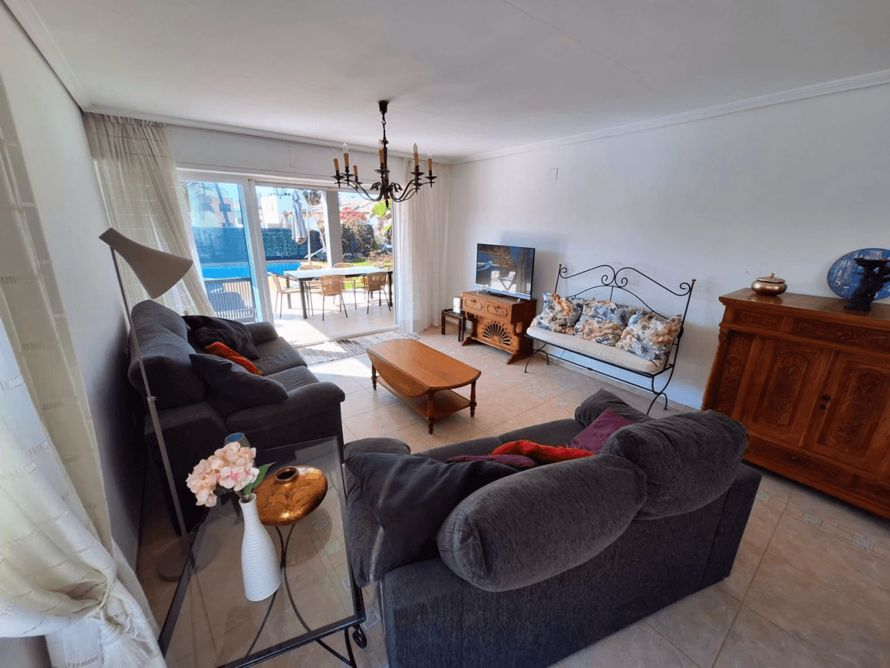Villa individual con piscina a la Venta en Calle Sigalero, c