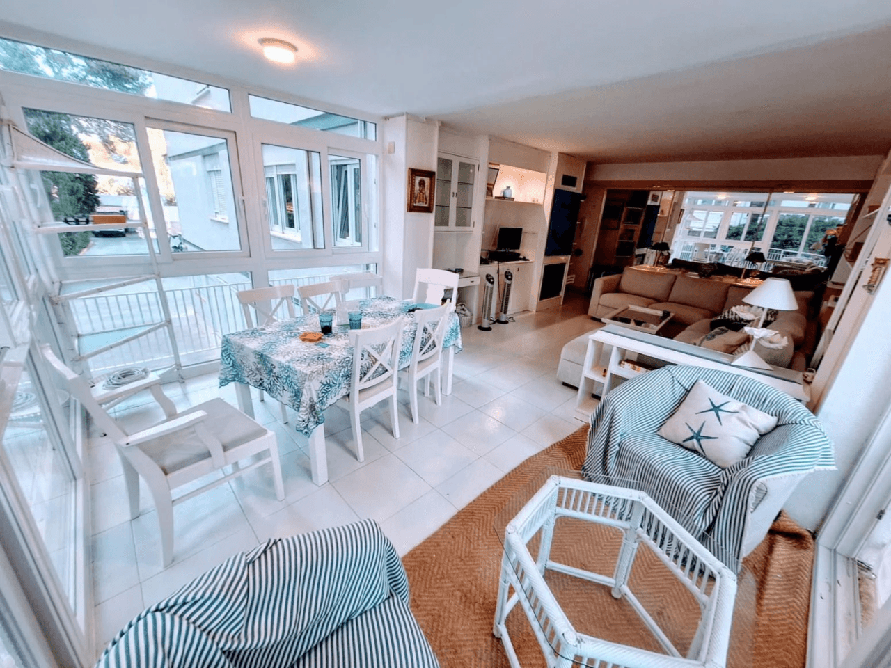 Apartamento primera linea de la playa zona voramar.