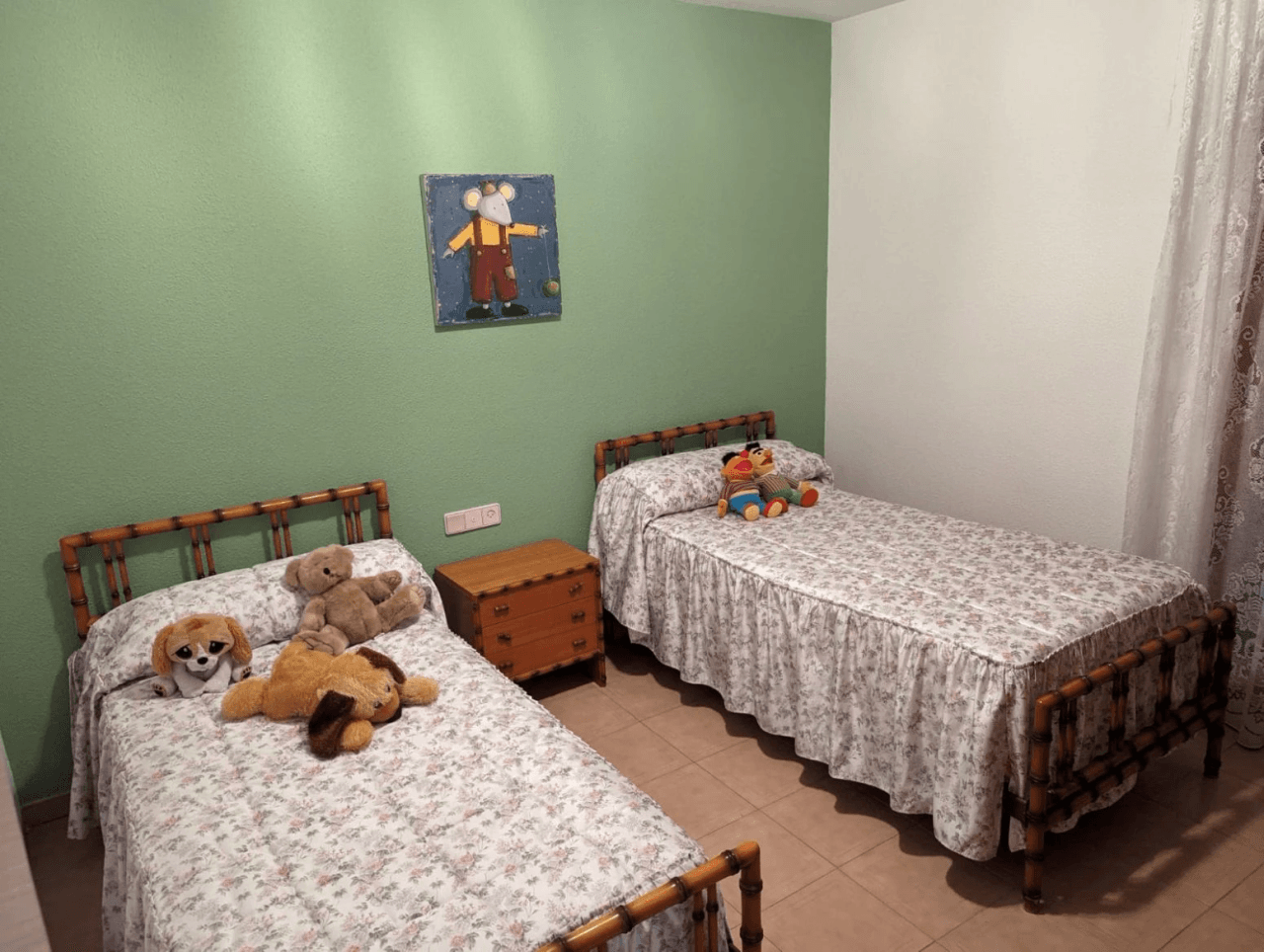 Villa individual con piscina en Zona Gran Avenida