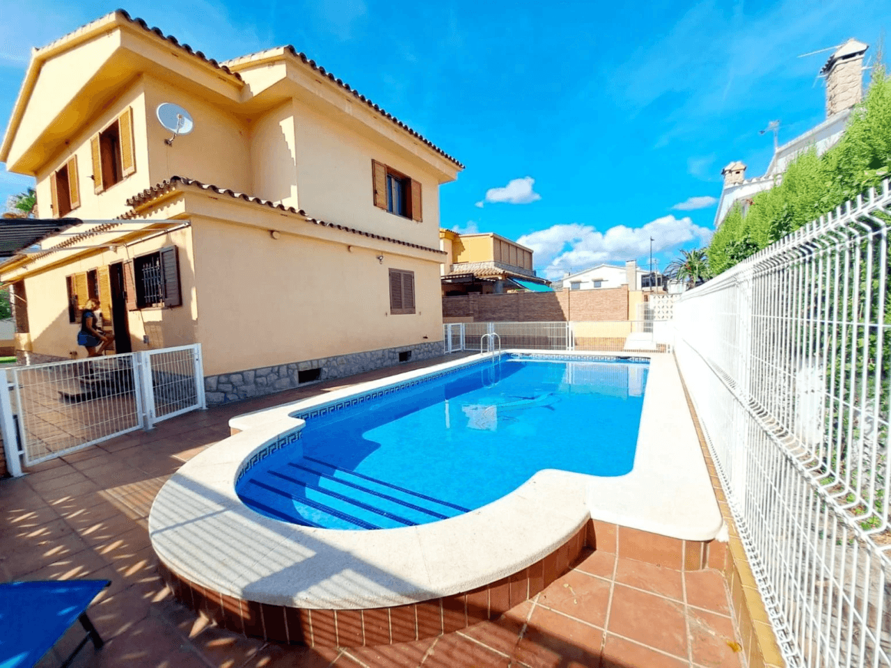 Villa en Calle San Vicente cerca de Torreon y de publo