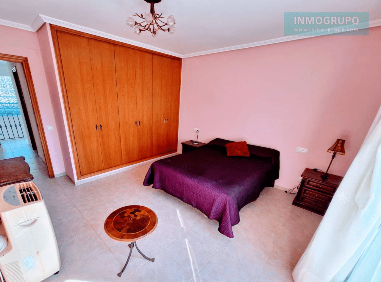 Villa individual con piscina a la Venta en Calle Sigalero, c