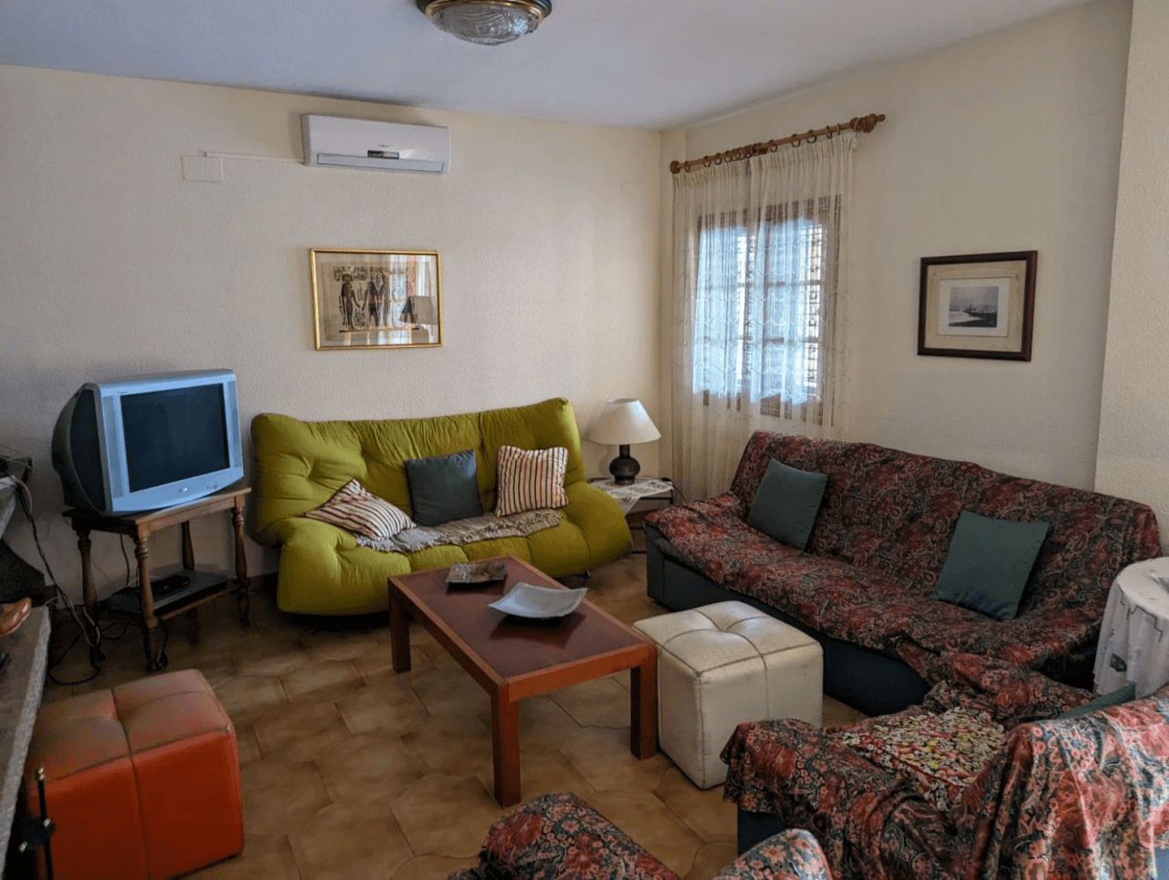 Villa individual con piscina en Zona Gran Avenida