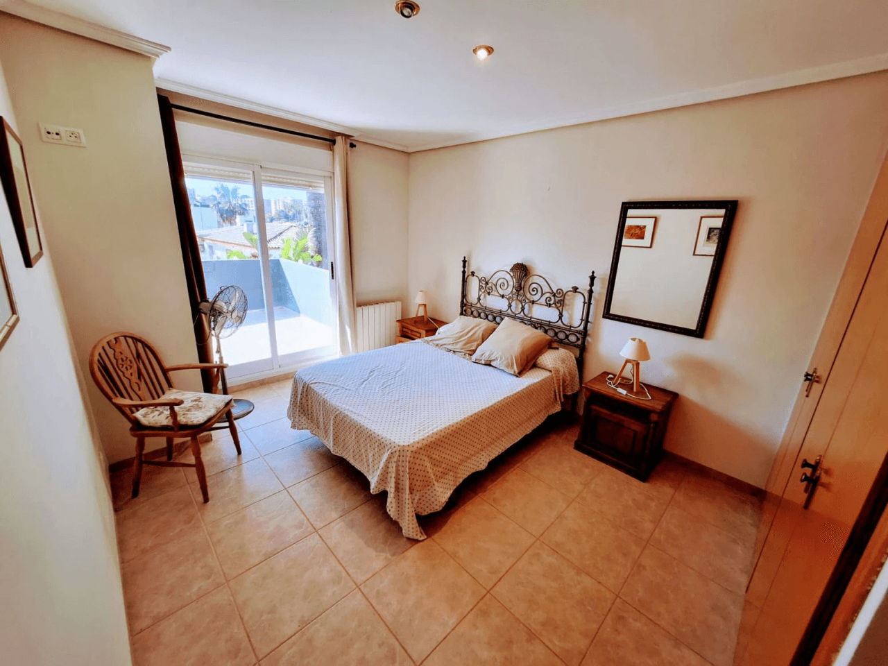 VILLA INDIVIDUAL CON PISCINA EN C/ SIGALERO