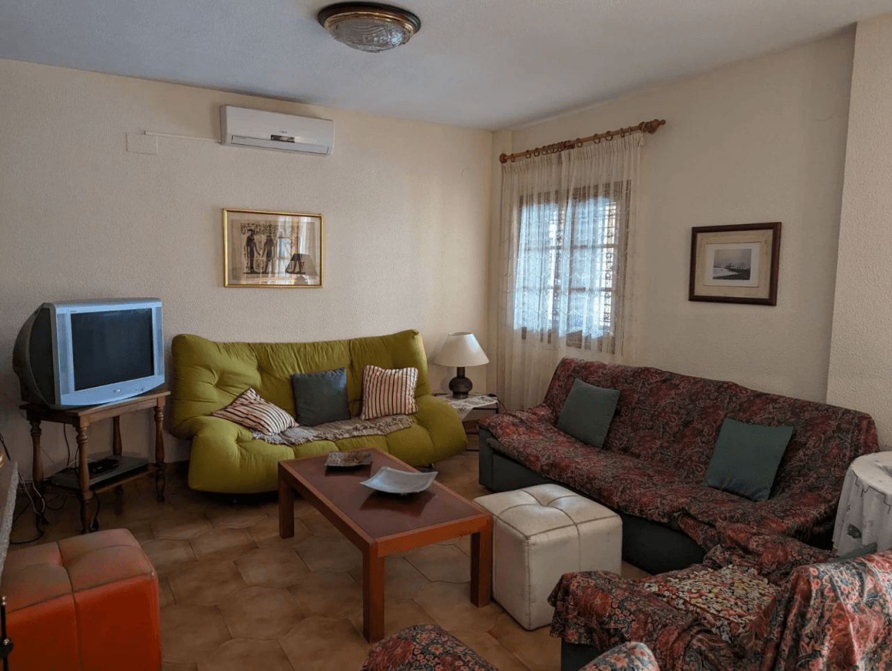 Villa individual con piscina en Zona Gran Avenida
