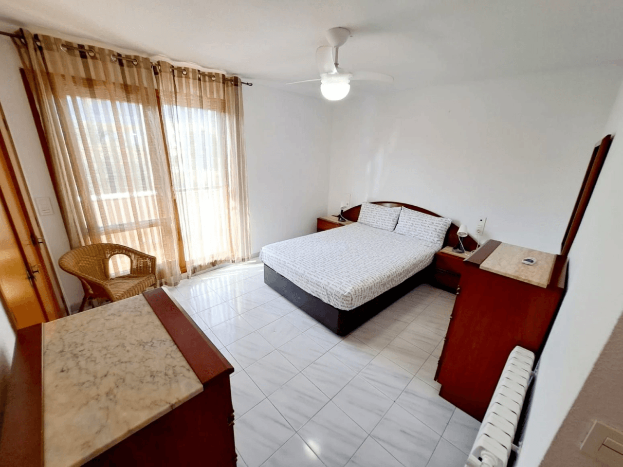 VILLA EN C/ SAN VICENTE. CERCA DEL TORREON Y DEL PUEBLO