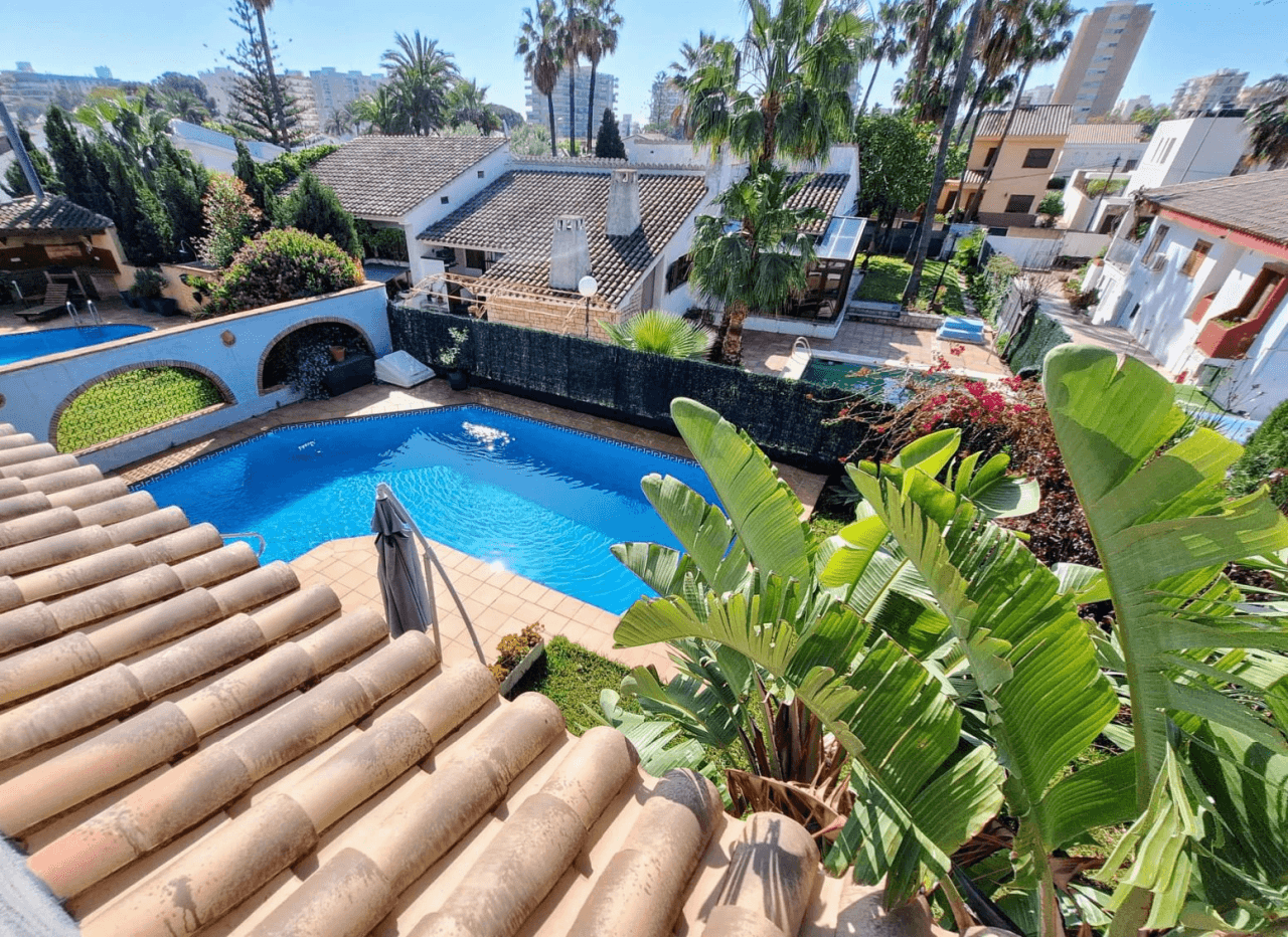 VILLA INDIVIDUAL CON PISCINA EN C/ SIGALERO