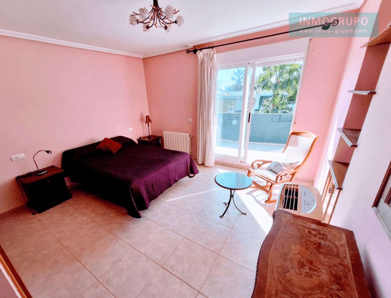 VILLA INDIVIDUAL CON PISCINA EN C/ SIGALERO