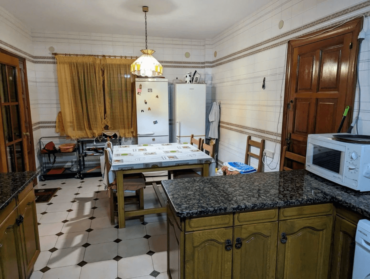 VILLA INDIVIDUAL CON PISCINA EN GRAN AVENIDA