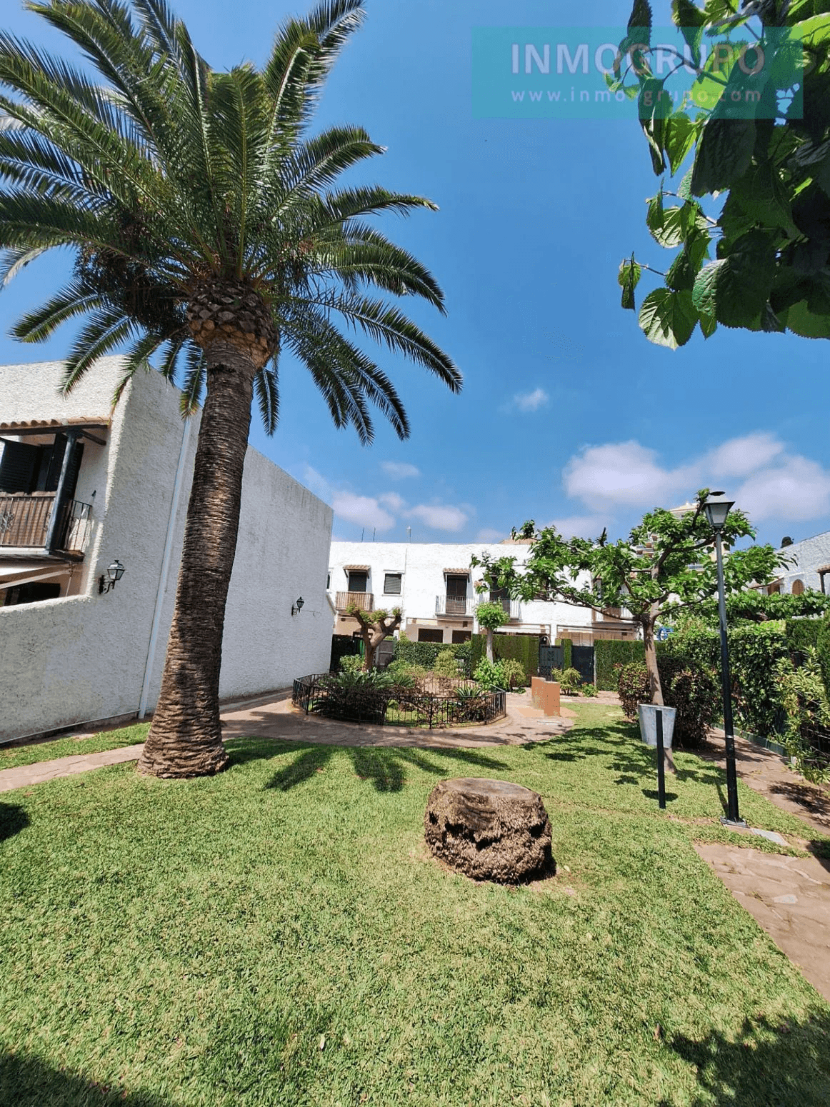 ADOSADO A LA VENTA EN PLAYA DE VORAMAR
