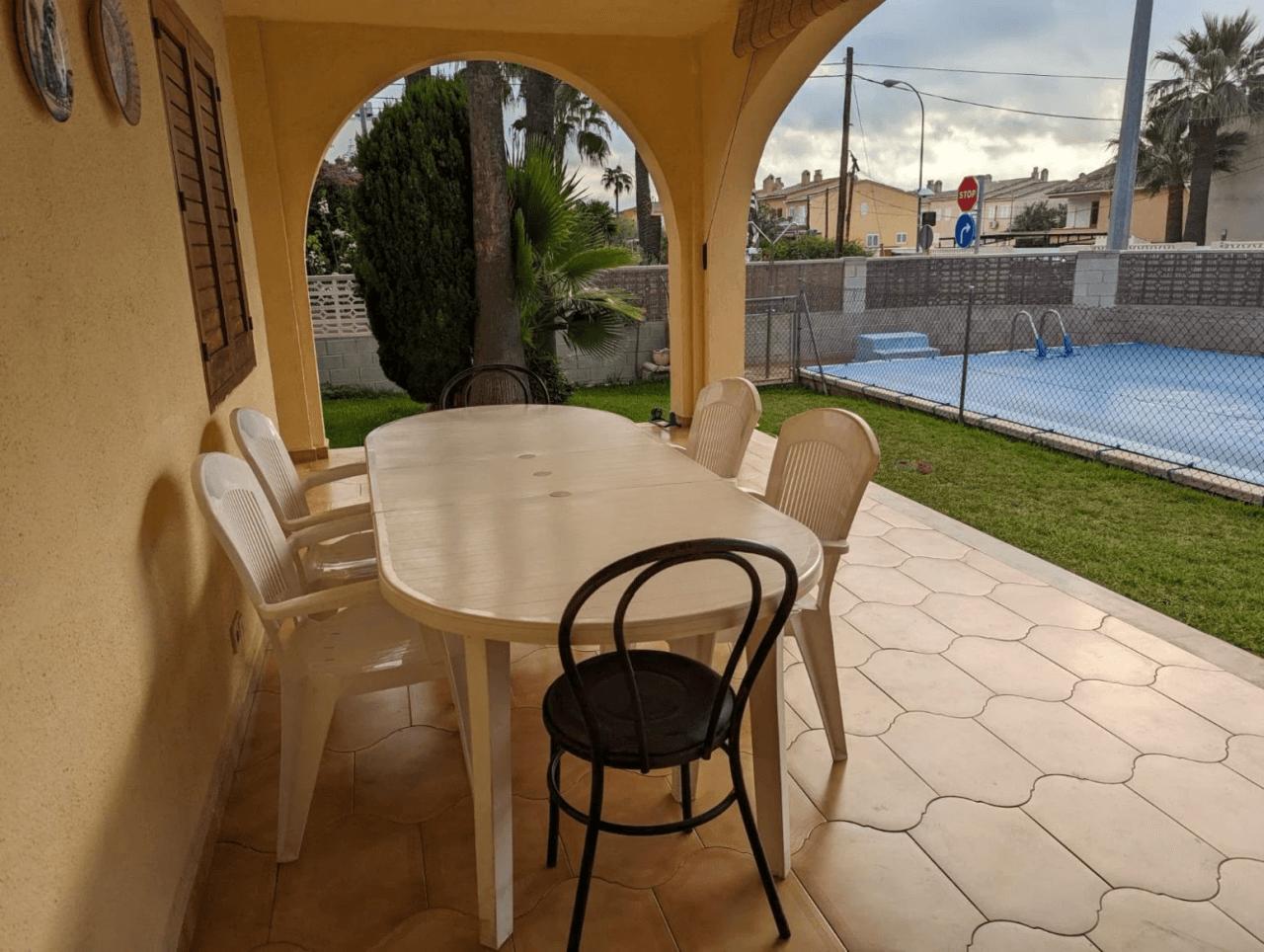 VILLA INDIVIDUAL CON PISCINA EN GRAN AVENIDA