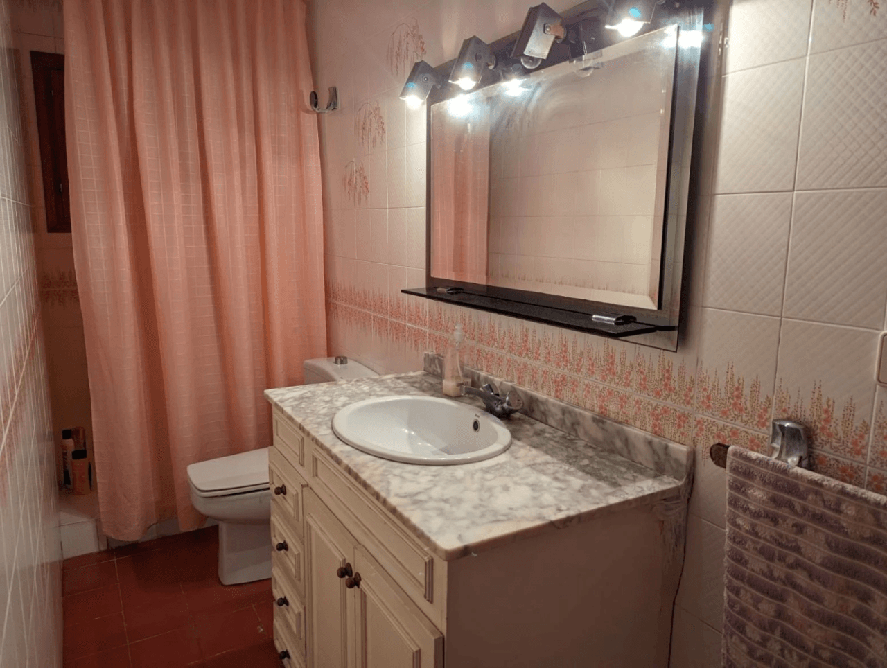 VILLA INDIVIDUAL CON PISCINA EN GRAN AVENIDA