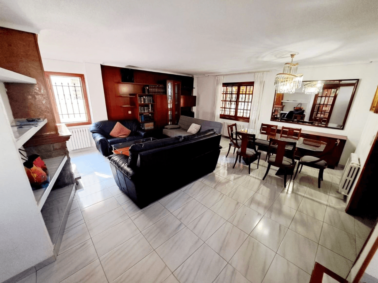 VILLA EN C/ SAN VICENTE. CERCA DEL TORREON Y DEL PUEBLO
